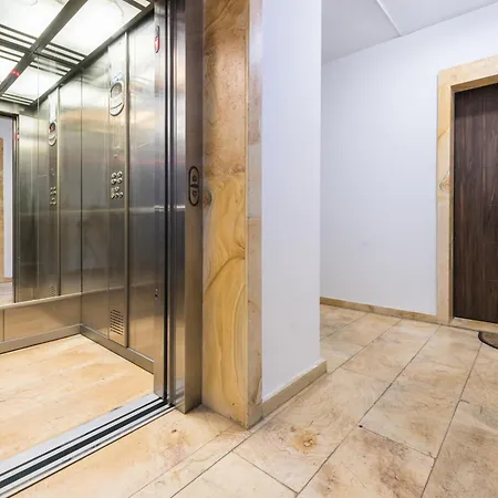 Apartment Unique With Pool And Sauna