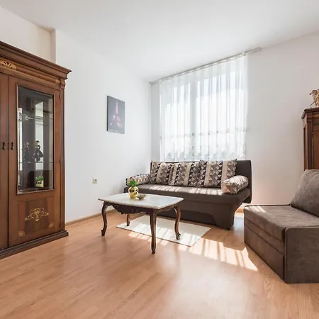 Apartment Unique With Pool And Sauna