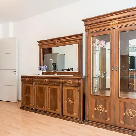 Unique With Pool And Sauna Apartment *