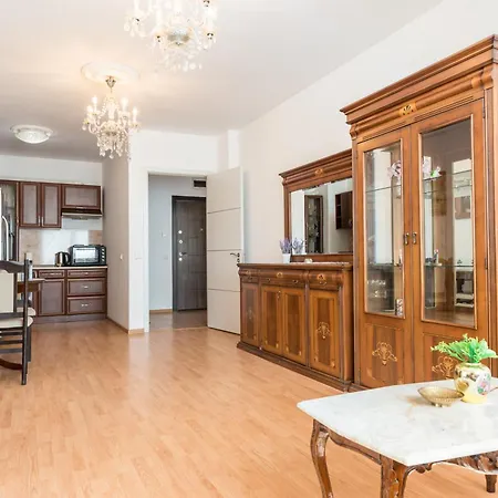 Apartment Unique With Pool And Sauna