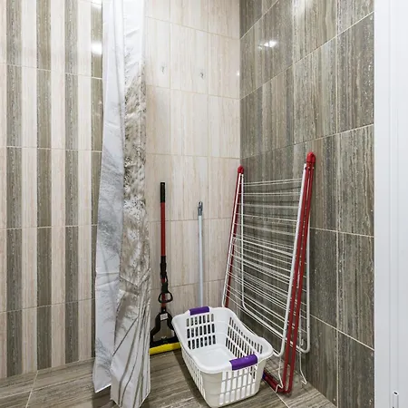 Apartment Unique With Pool And Sauna *