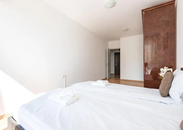 Unique With Pool And Sauna Apartament